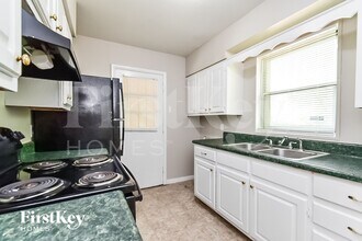 1775 Sea Isle Rd in Memphis, TN - Foto de edificio - Building Photo