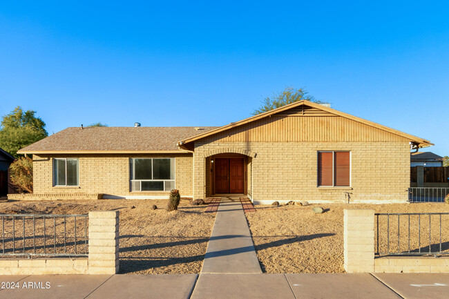 5704 W Evergreen Rd in Glendale, AZ - Building Photo - Building Photo