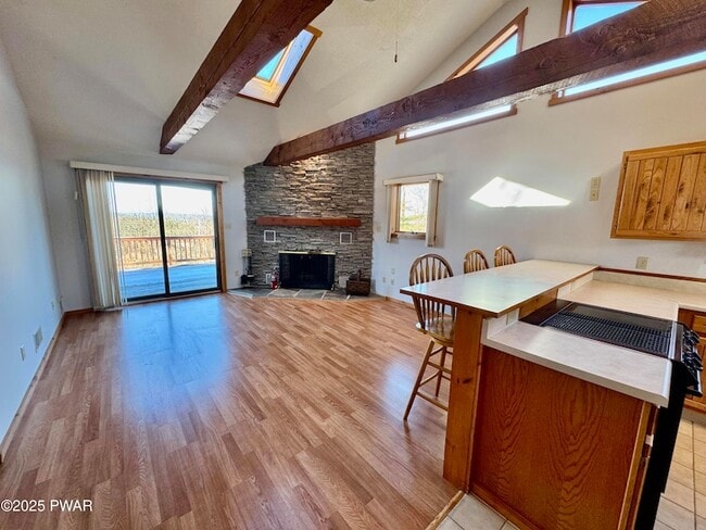 2203 US-6 in Hawley, PA - Foto de edificio - Building Photo