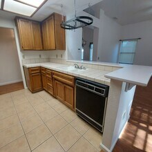 1402 Greenborough Dr in Roseville, CA - Building Photo - Building Photo