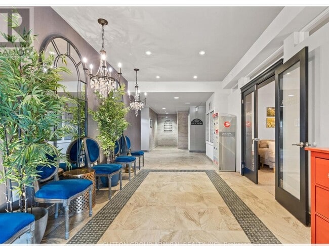property at 7 Greenwich St