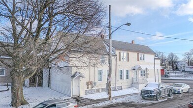 2146 Genesee St in Buffalo, NY - Building Photo - Building Photo