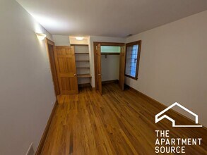 3242 W Wrightwood Ave, Unit Garden in Chicago, IL - Foto de edificio - Building Photo