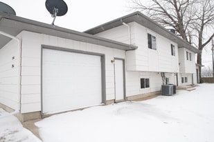 1918-1918 N 14th St, Unit 1916 in Bismarck, ND - Building Photo