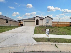 125 Solitude Dr in San Marcos, TX - Building Photo - Building Photo