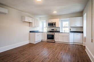 400 Bridge St, Unit 1 in Phoenixville, PA - Foto de edificio - Building Photo