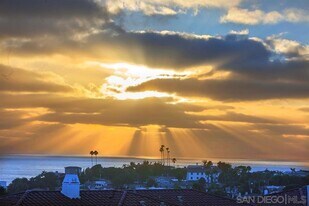 348 Paseo Pacifica, Unit 72 in Encinitas, CA - Building Photo