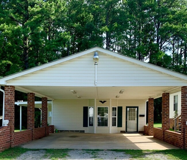 property at 1989 Country Club Rd