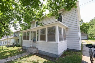 16 Maple St in Catskill, NY - Building Photo