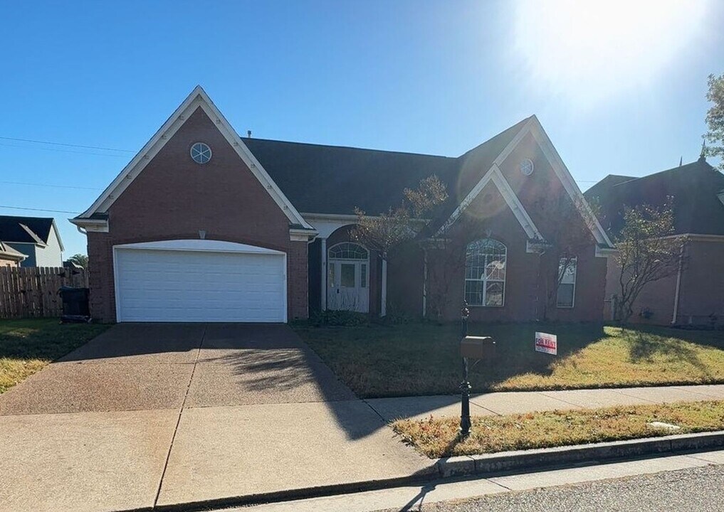 5056 Sawyer Lake Dr in Arlington, TN - Building Photo