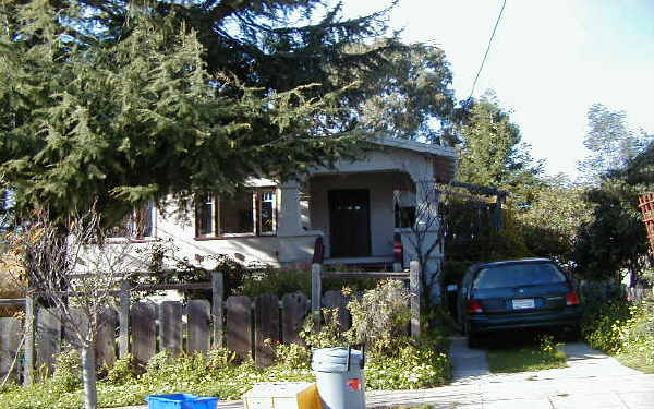 4015 Rhoda Ave in Oakland, CA - Building Photo - Building Photo