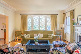 149 N Van Ness Ave in Los Angeles, CA - Building Photo - Building Photo