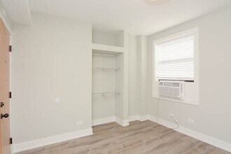 510 W Belmont Ave in Chicago, IL - Building Photo - Building Photo