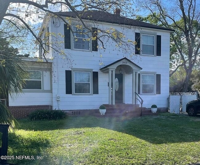 property at 1924 Arcadia Pl