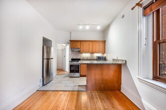 479 Beacon St, Unit 32 in Boston, MA - Building Photo - Building Photo