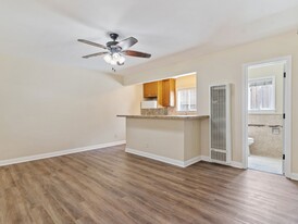 1427 W Parade St, Unit A2 Apartamentos