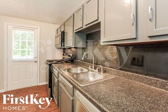 4124 Oil Creek Dr in Indianapolis, IN - Foto de edificio - Building Photo