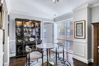 4242 Lomo Alto Dr in Dallas, TX - Foto de edificio - Building Photo