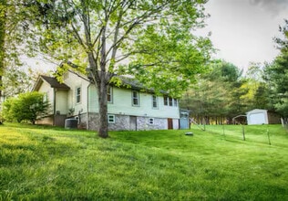 83 Piney Mountain Church Rd in Candler, NC - Building Photo - Building Photo