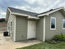 1308 Quitaca Dr in Edinburg, TX - Building Photo