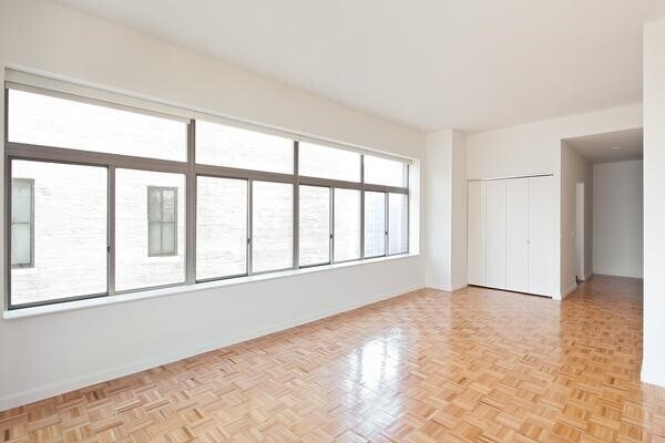 33 Rector St in New York, NY - Building Photo - Building Photo