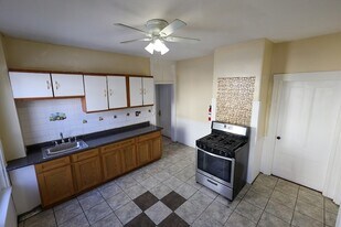 33 Clarkson St, Unit 1 in Boston, MA - Building Photo