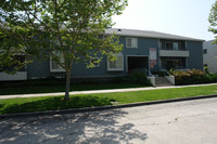 Vassar Tower in Canoga Park, CA - Foto de edificio - Building Photo