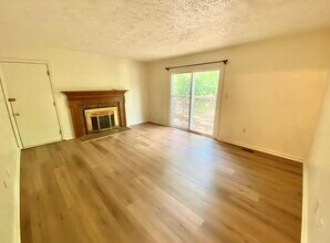 15723 Edgewood Dr in Montclair, VA - Building Photo - Building Photo