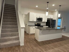 7884 Oakbrook Dr in Harrisburg, PA - Building Photo - Building Photo