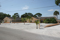 Cookie Cove Apartments in Venice, FL - Foto de edificio - Building Photo