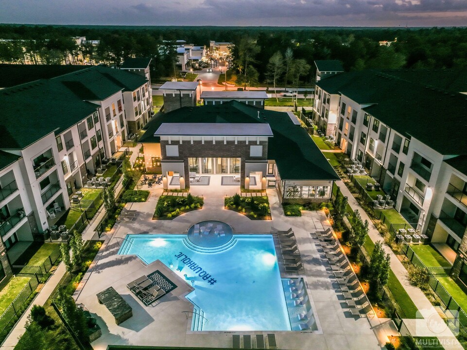 The Vic at Woodforest in Montgomery, TX - Foto de edificio