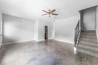 932 W Shirley St in Stephenville, TX - Building Photo - Building Photo
