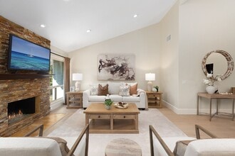 2085 Caminito San Nicholas in La Jolla, CA - Building Photo - Building Photo