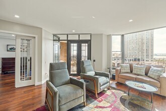 500 W Harbor Dr in San Diego, CA - Building Photo - Building Photo