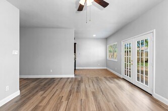 1207 York Castle Dr in Pflugerville, TX - Foto de edificio - Building Photo