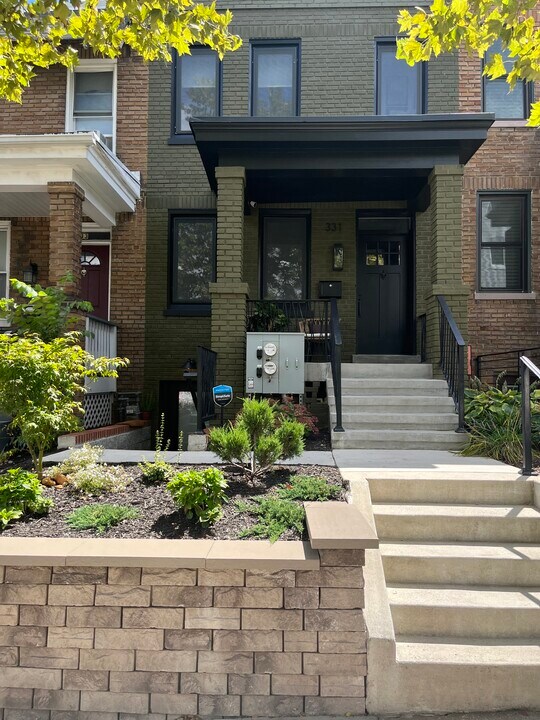 331 W St NE in Washington, DC - Foto de edificio