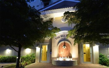 9008 Midnight Pass Rd in Sarasota, FL - Building Photo - Building Photo