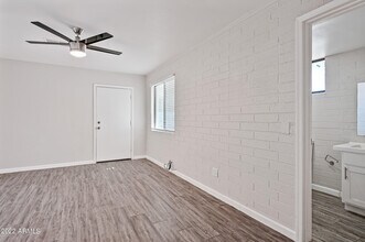 1744 W Glendale Ave in Phoenix, AZ - Building Photo - Building Photo