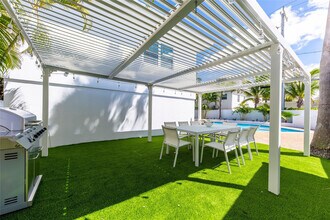 3329 NE 17th St in Fort Lauderdale, FL - Building Photo - Building Photo