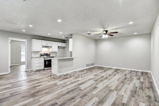 925 Farmington Rd in Howe, TX - Building Photo - Building Photo