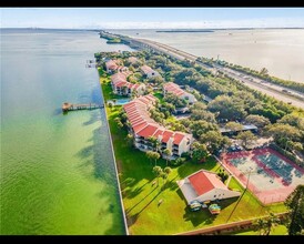 7510 Sunshine Skyway Ln S in St. Petersburg, FL - Building Photo - Building Photo