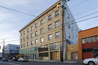 The Wilshire in Portland, OR - Building Photo - Building Photo