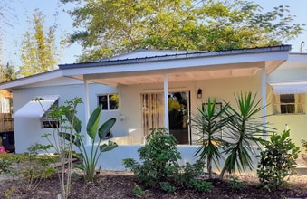 117 SE Solaz Ave in Port St. Lucie, FL - Building Photo - Building Photo