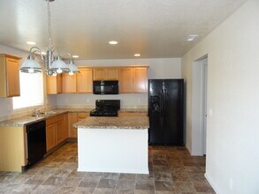 4625 N Dyver Ave in Meridian, ID - Building Photo - Building Photo