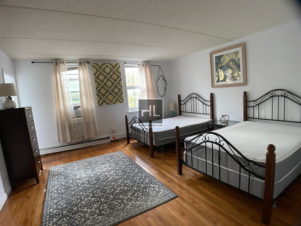 240 E 112th St-Unit -#2 in New York, NY - Foto de edificio