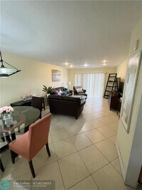 20200 NE 27th Ct photo'