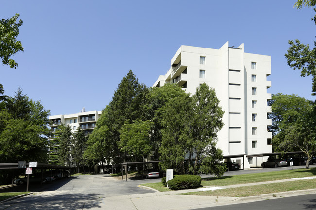 Viewpointe Apartments in Grand Rapids, MI - Building Photo - Building Photo