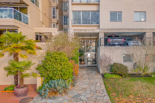 Sunset and Sea Apartments in Vancouver, BC - Building Photo - Building Photo