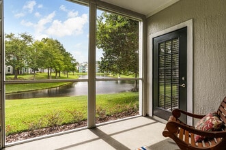 Oviedo Grove in Oviedo, FL - Foto de edificio - Building Photo