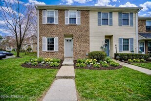 28 Morgan Pl in East Brunswick, NJ - Building Photo